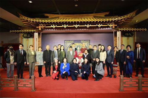 上合組織國家使節打卡全球吉慶生肖設計大賽邀請展 沉浸式體驗中國生肖文化魅力